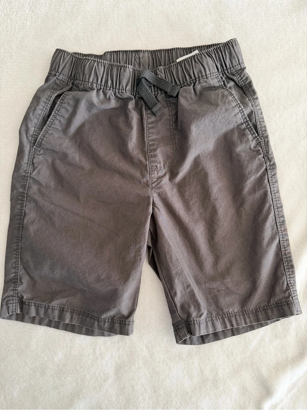 Bundle-Old Navy Boys Pull-On Shorts in Gray and Tan Size 5T